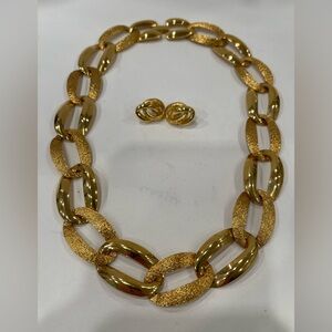 Vintage 1980s Signed Napier  Signed Gold Chunky Chain & Earrings Statement SET